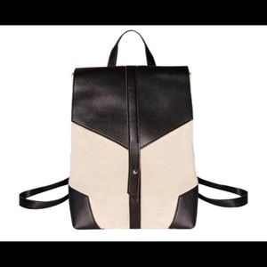 Deux lux Demi back pack